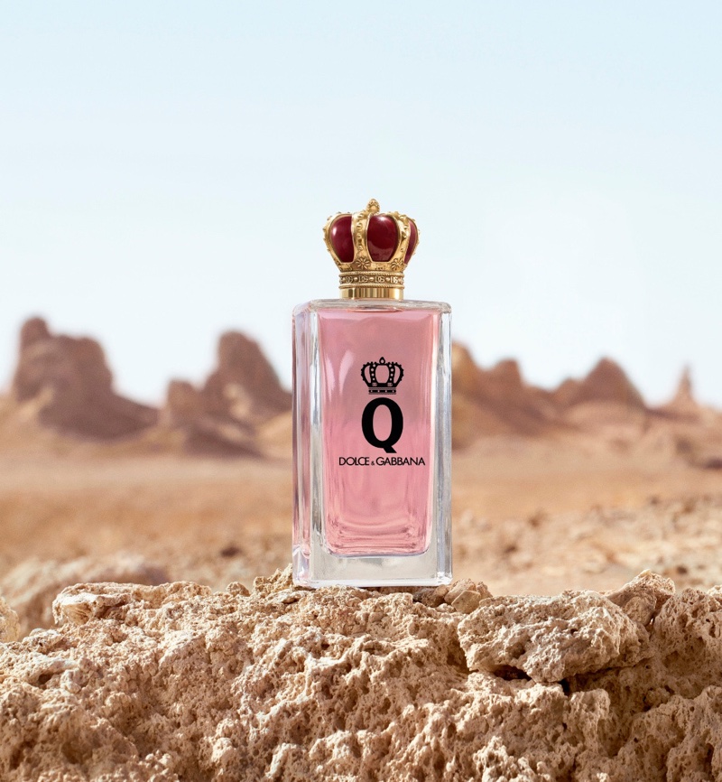 Frasco de perfume Q by Dolce & Gabbana.