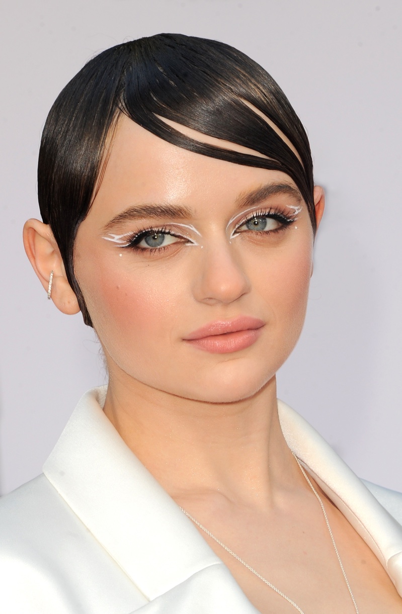 Graphic Eyeliner Makeup Joey King