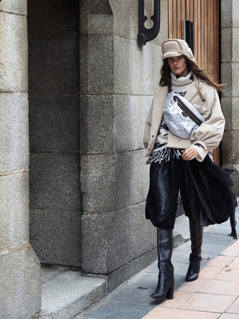 Lucia Lopez Shines in Street Style for La Vanguardia