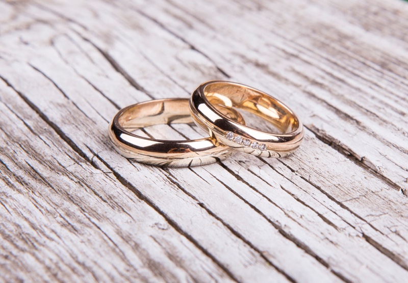 Yellow Gold Wedding Rings