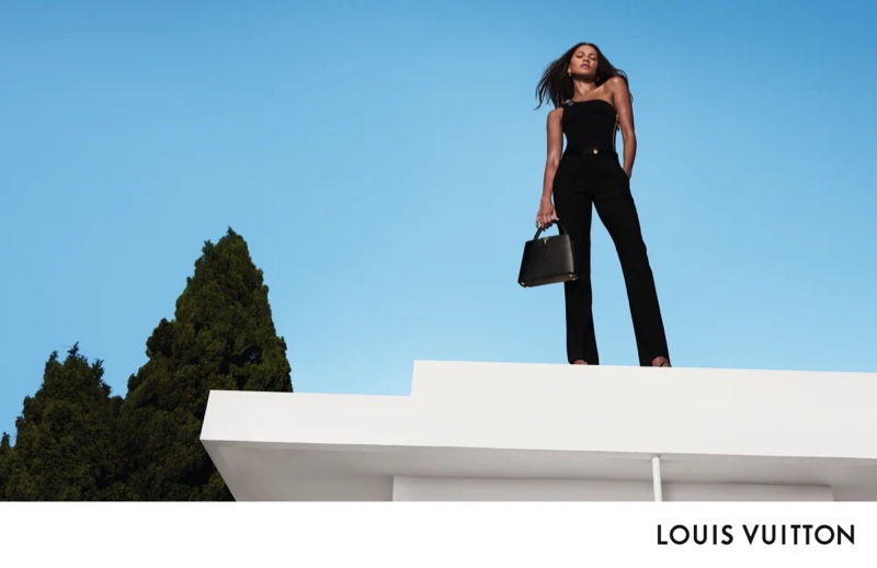 Louis Vuitton® Capucines MM Midnight Blue. Size in 2023