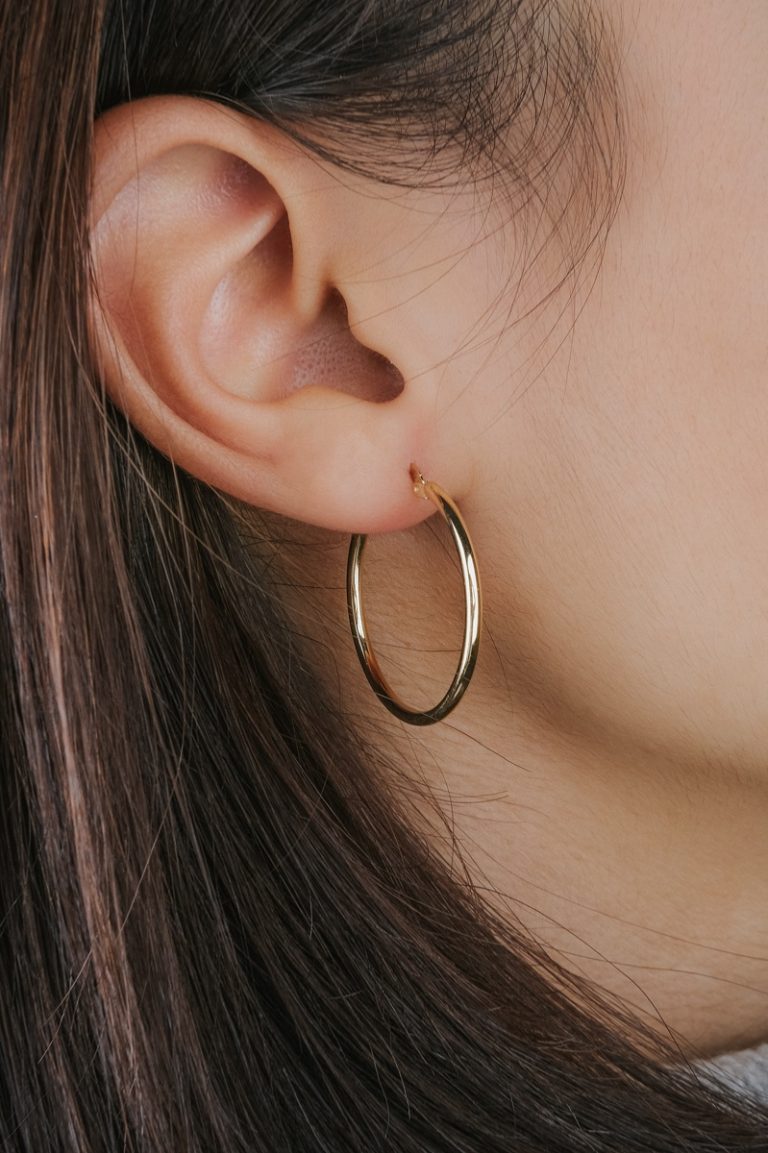 Earring Types: A Guide to 10 Different Styles Earring Types: A Guide to 10 Different Styles