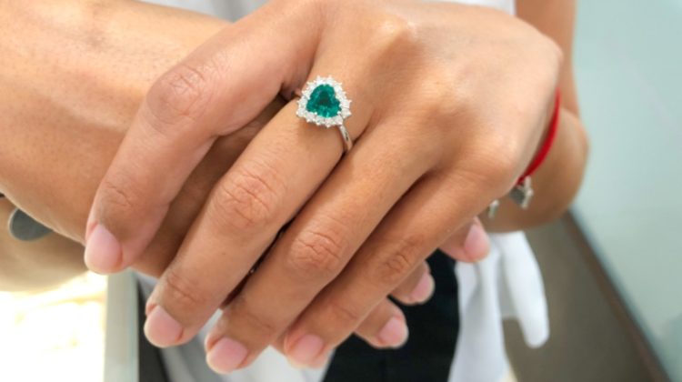 8 Tips for Buying Heart-Shaped Diamond Engagement Rings Online