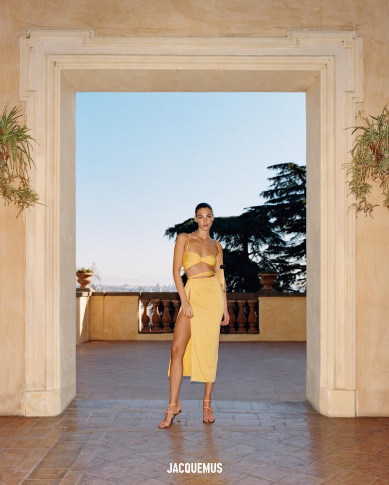 Captivating summer allure: Vittoria Ceretti brings vacation vibes to life in Jacquemus' collection.