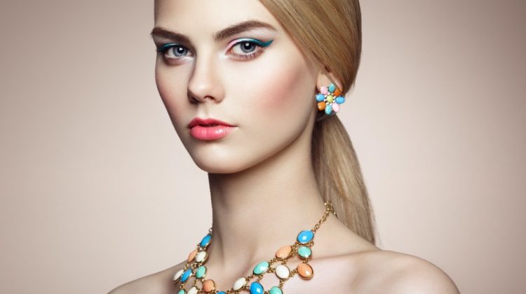 From Runway to Real Life: Incorporating Statement Jewelry Into Your Wardrobe