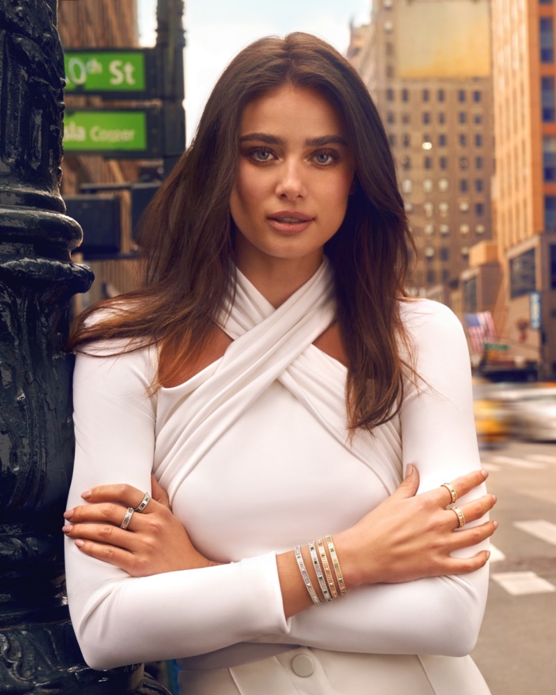 Mesmerizing beauty: Taylor Hill embodies wears rose and white gold diamond jewelry from Marli.