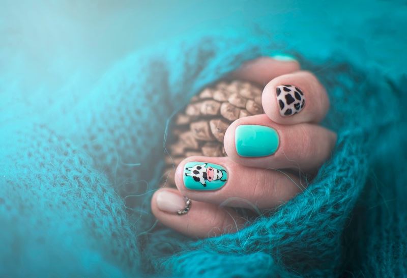 Blue Cow Print Short Nails