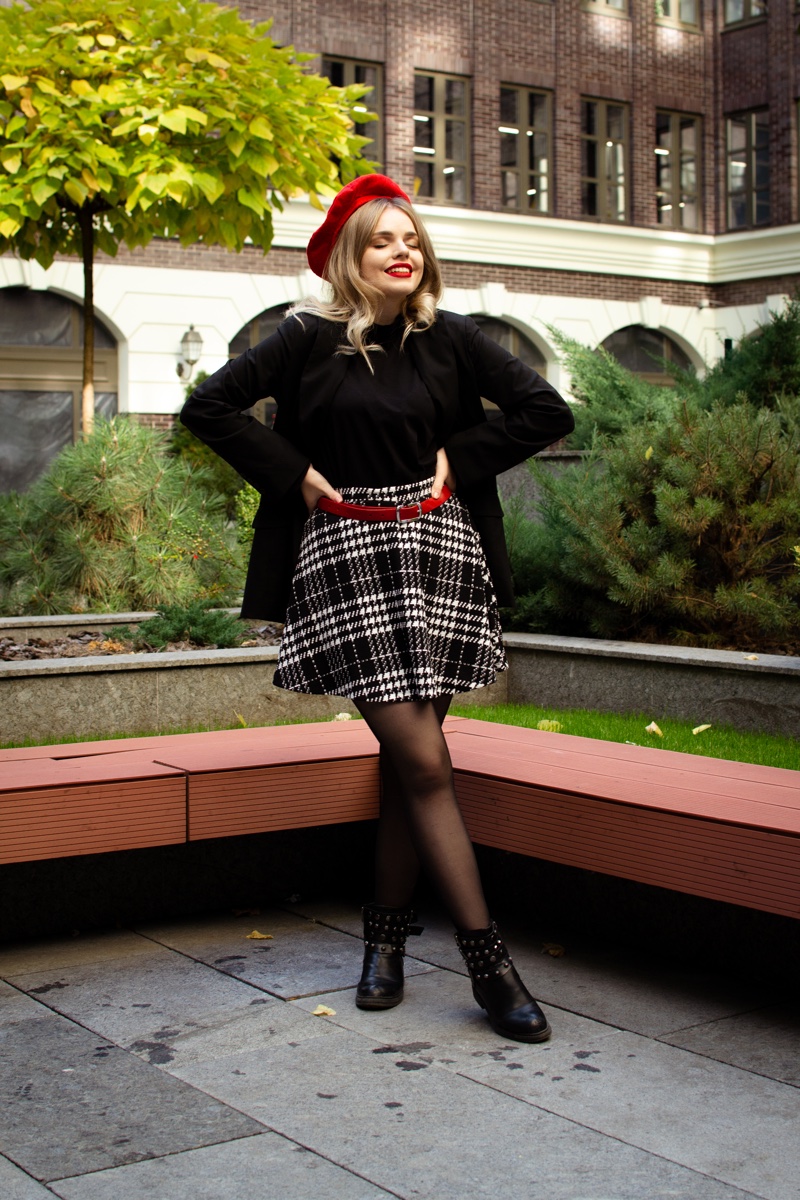 Modern Preppy Style Plaid Skirt Outfit