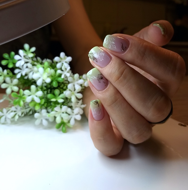 Ombre Leaf Short Nails