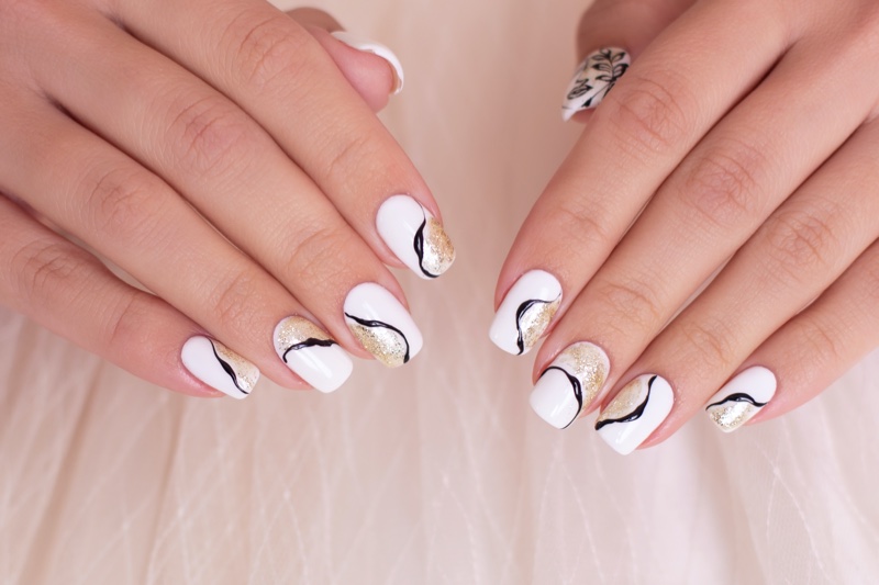 White Gold Black Marble Short Nails