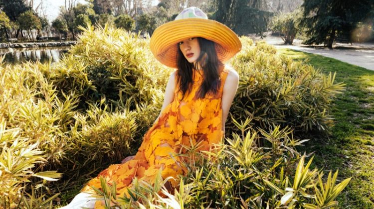 Milica Rajkovic Embraces Outdoor Style for Mujer Hoy