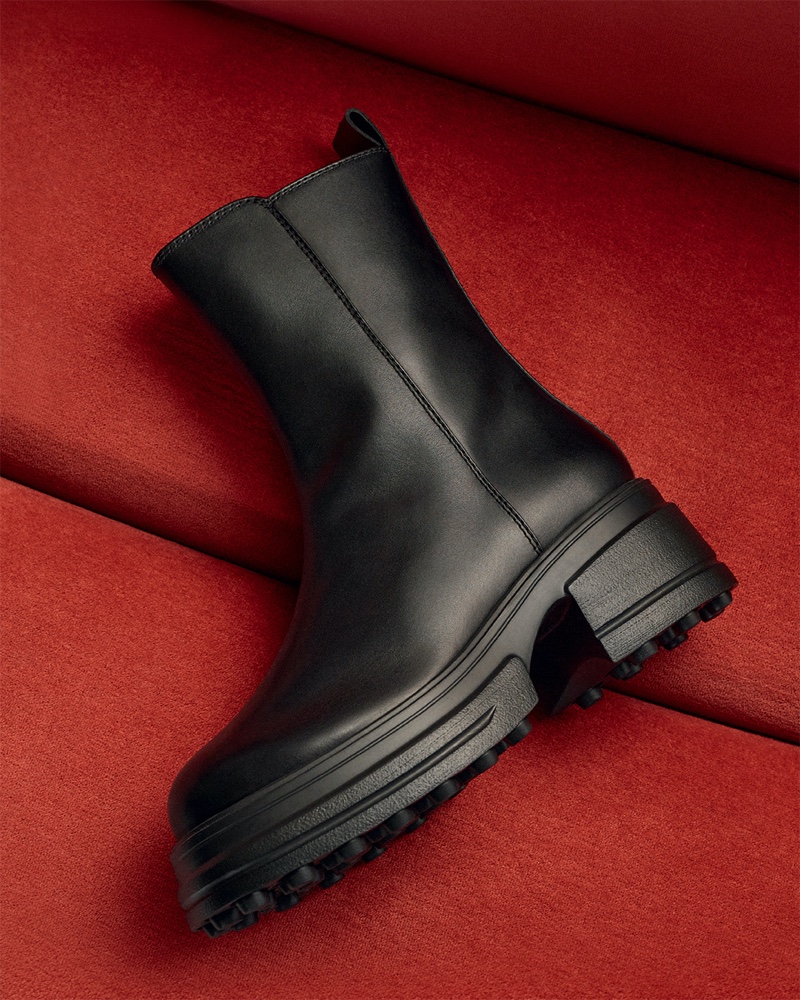 Tod's features black boots in its pre-fall collection.
