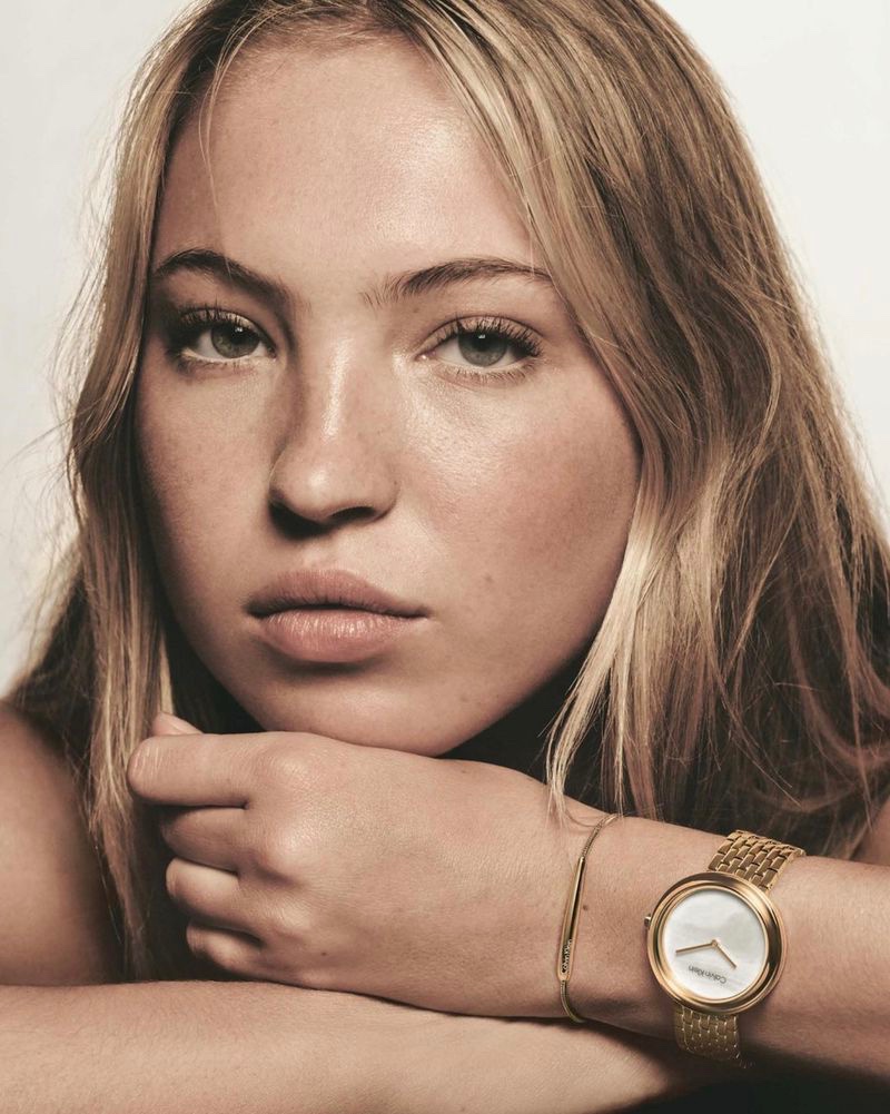 Lila Moss takes the spotlight, letting Calvin Klein's jewelry take center stage.
