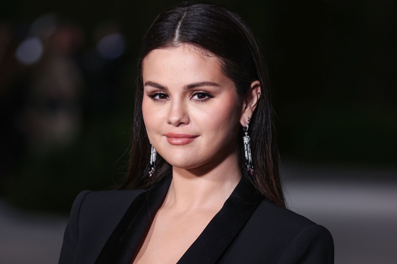 Selena Gomez Actresses Black Hair