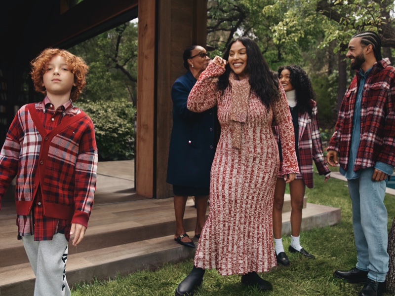 SZA Joins Family for Tommy Hilfiger Fall 2023 Campaign