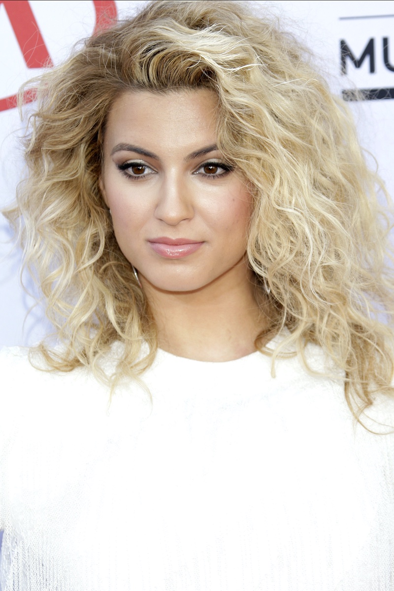 Tori Kelly Celebrities Curly Hair