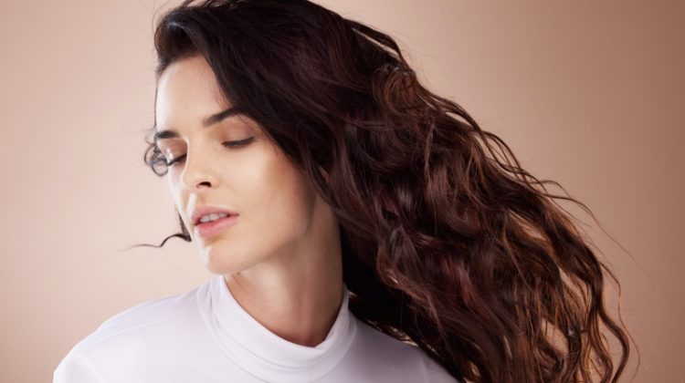 Is it Safe to Use Chemical Relaxers on Wavy Hair? 