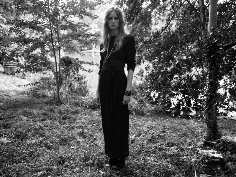 Rianne van Rompey models long-sleeve midi dress limited edition from Zara.