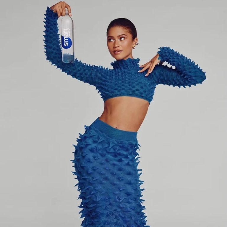 Zendaya for Smartwater: A Fashion Wave for 2023