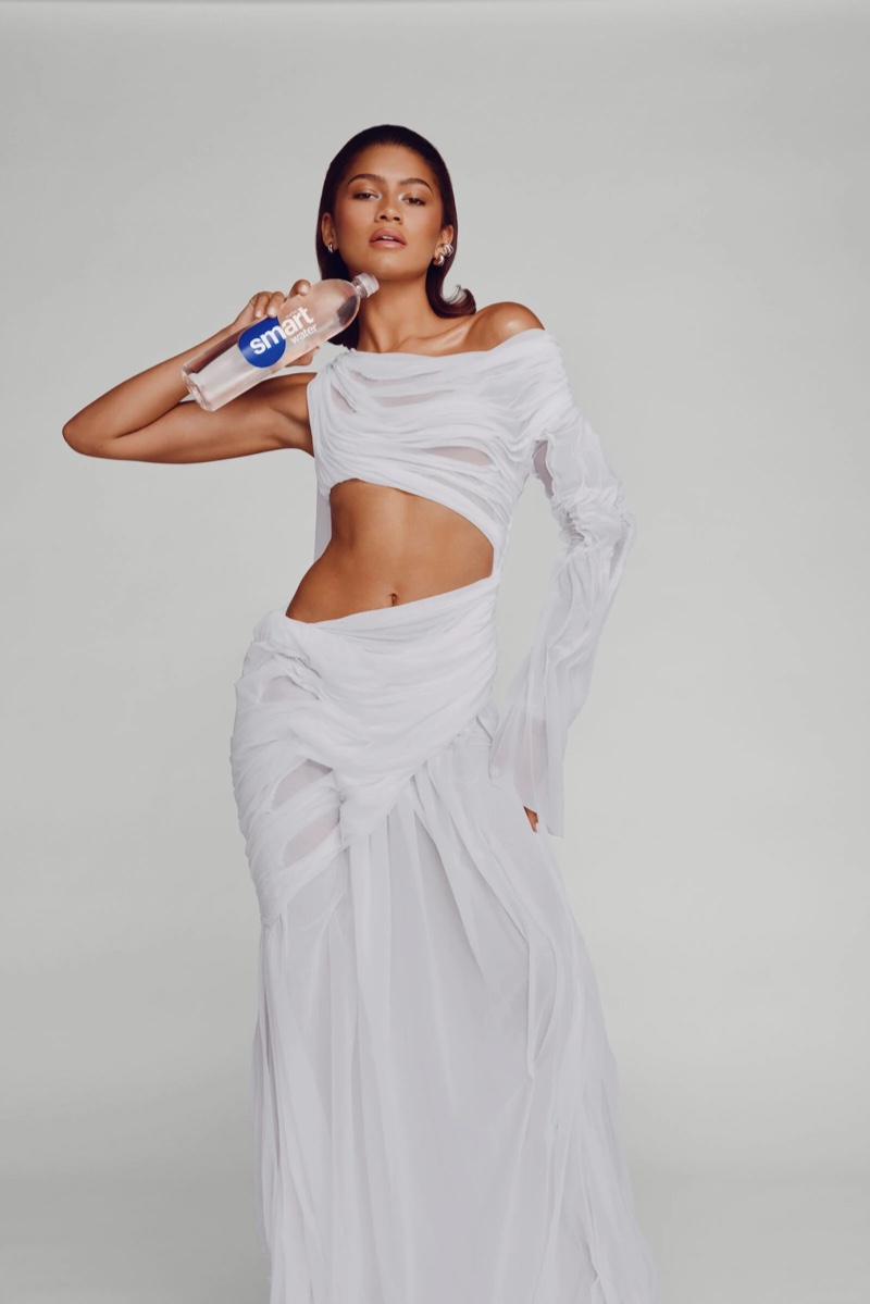 Zendaya for Smartwater: A Fashion Wave for 2023