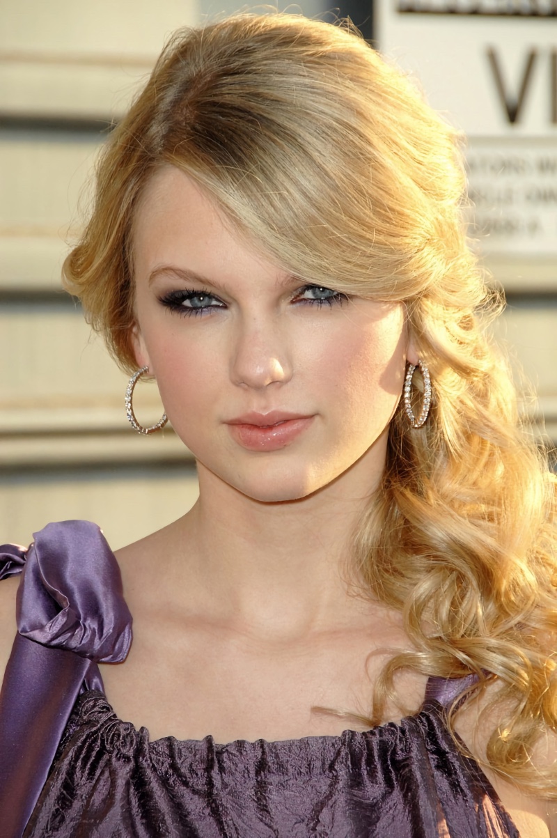 Taylor Swift Hair Curly Long Ponytail Young Hollywood Awards 2008