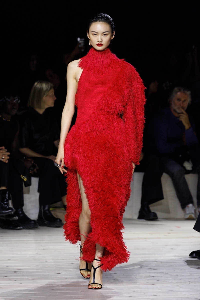 Alexander McQueen Spring 2024: Sarah Burton's Farewell