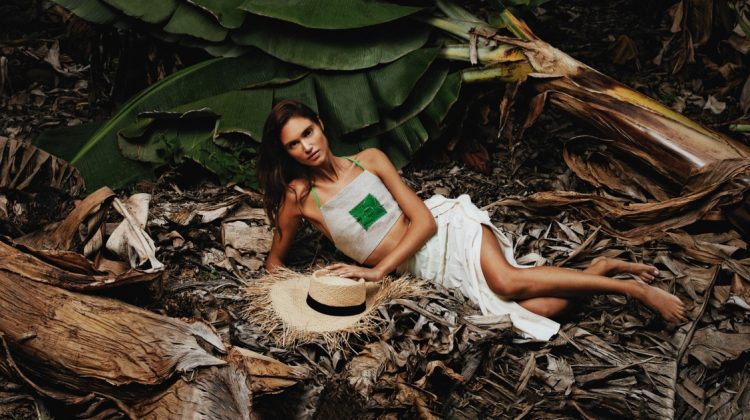 Claudia Martín Serves Tropical Vibes in Mujer Hoy