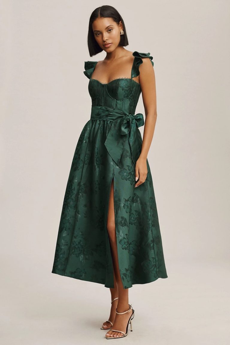 festive-attire-the-ultimate-guide-to-holiday-dressing