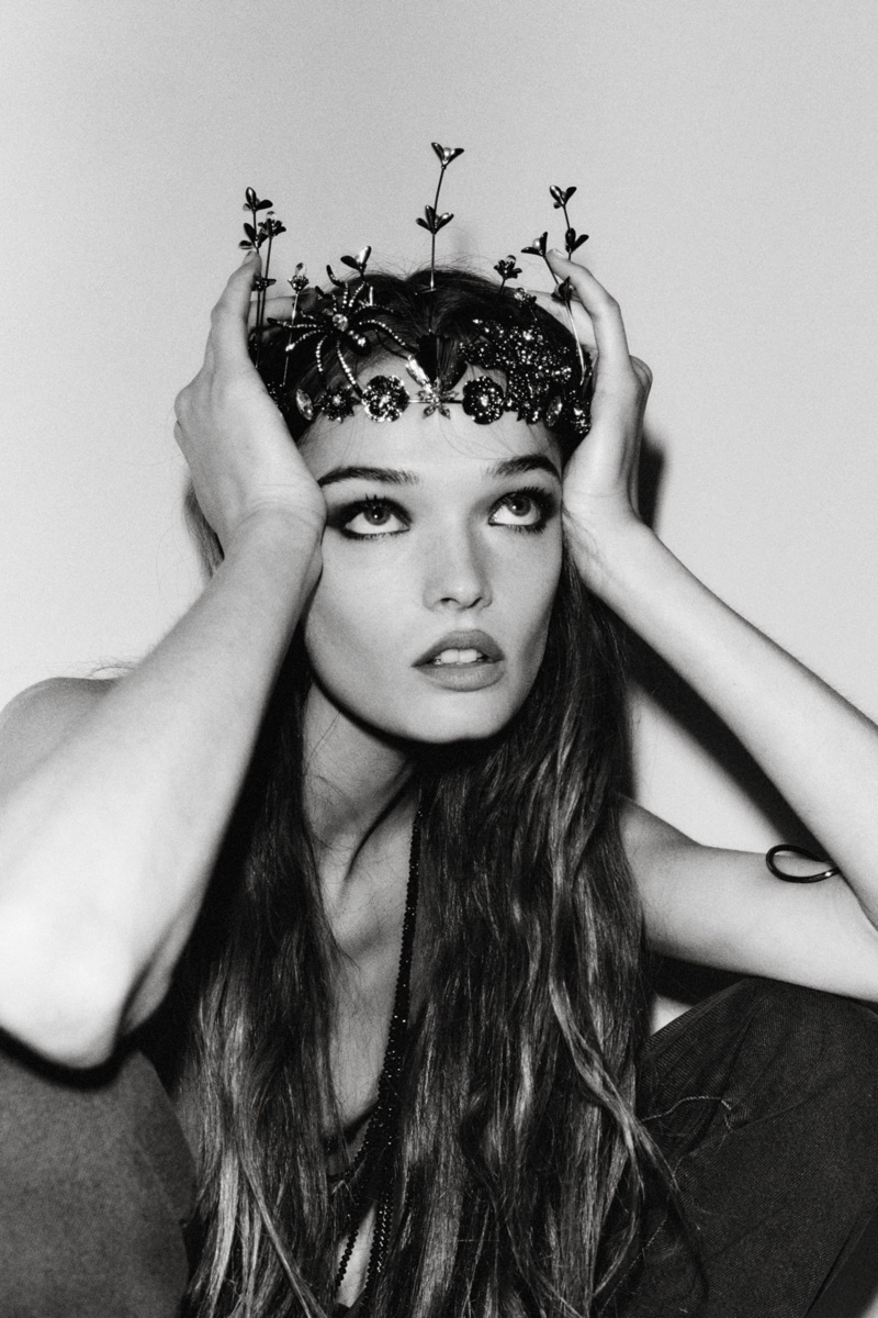 Lulu Tenney models embellished crown from Zara.