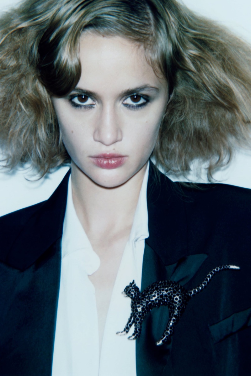 Rhinestone cat brooch featured in Zara Halloween accessories 2023 editorial.