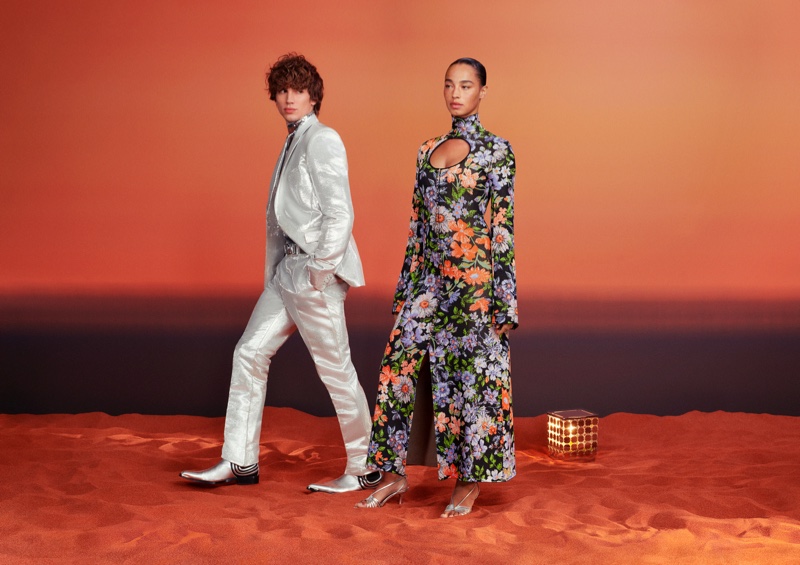 With a sci-fi inspired backdrop, H&M and Rabanne focus on 60s-inspired silhouettes.