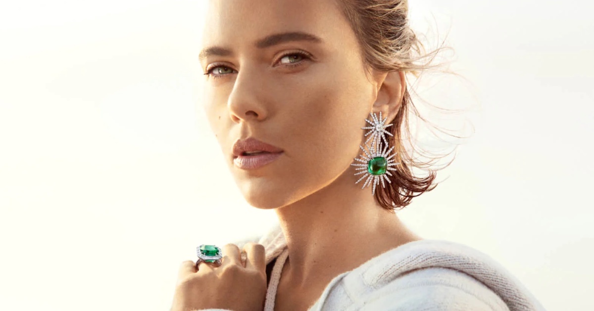 Scarlett Johansson Lights Up David Yurman’s Holiday Jewelry