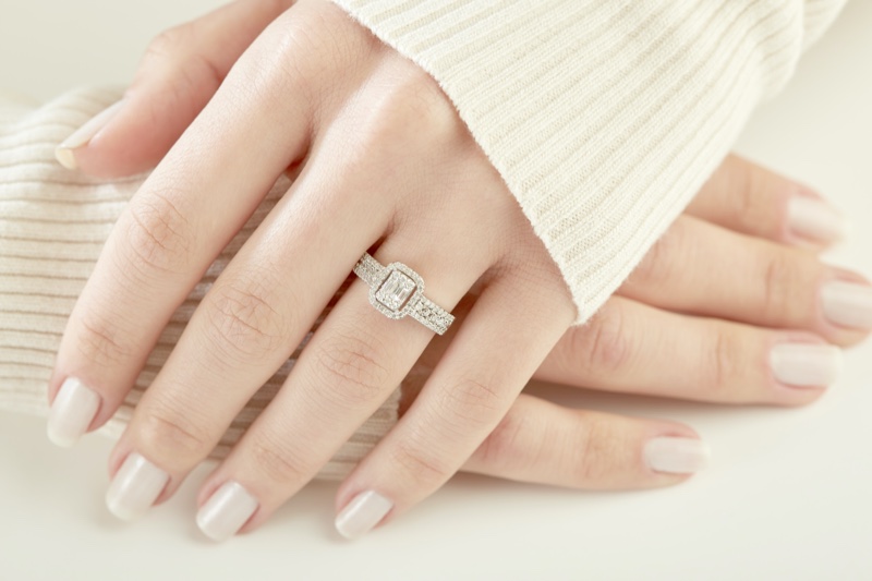 Engagement Nails Simple