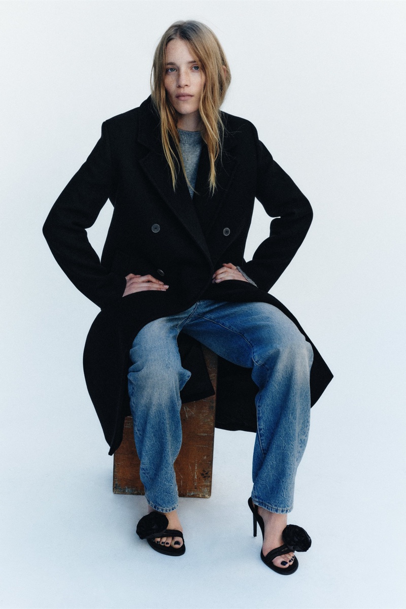 Rebecca Leigh Longendyke dons Zara's winter 2024 statement overcoat, perfect for cold days.
