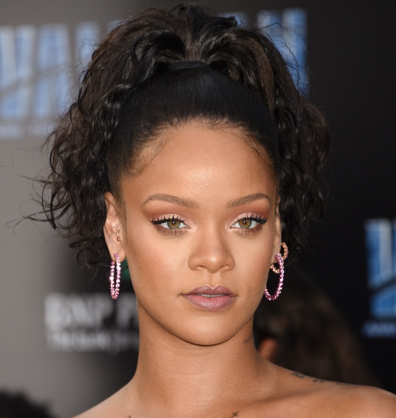 High Ponytail Curls Rihanna
