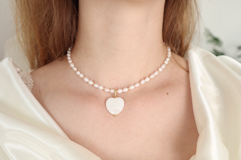 Pearls Spring Jewelry Trend