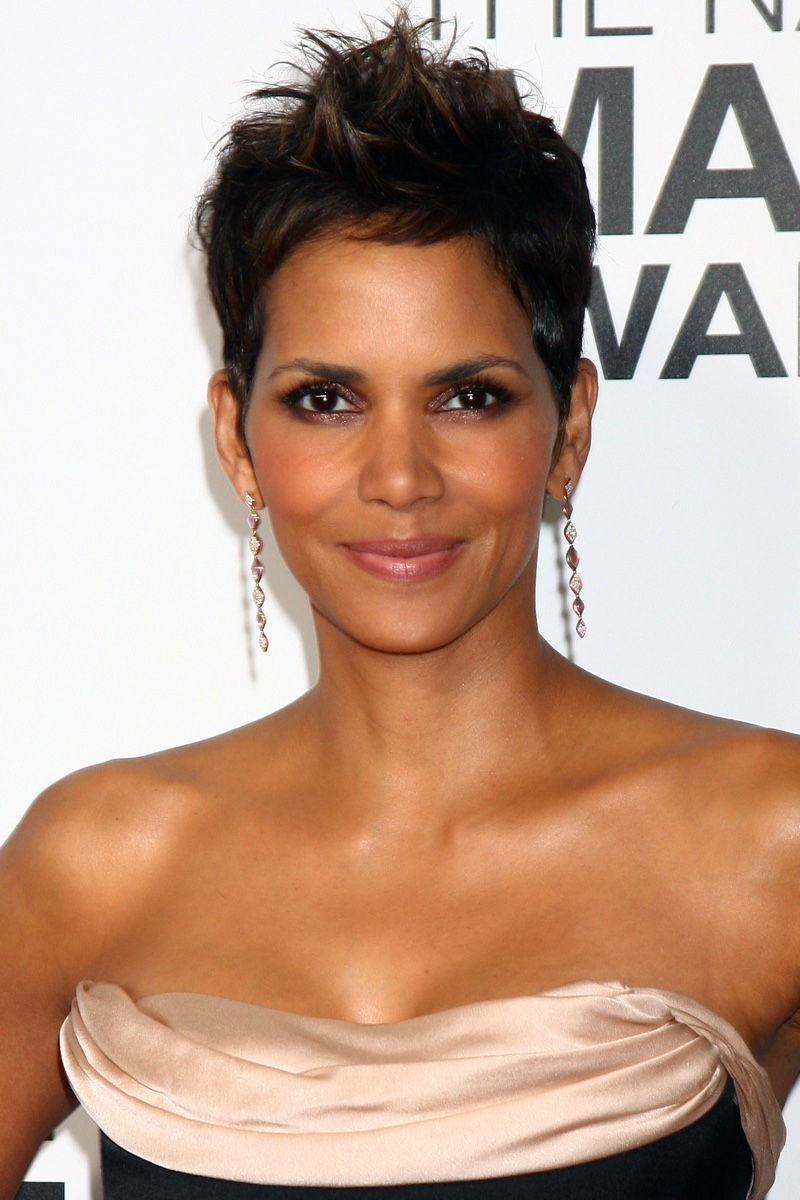 Halle Berry Famous Actress