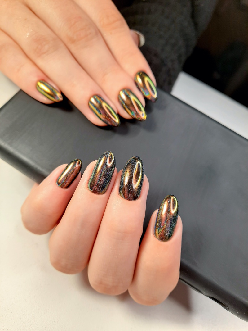 Mirrored Gold Summer Nails