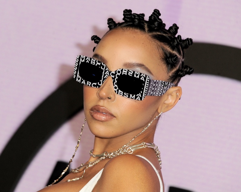 Small Bantu Knots Tinashe