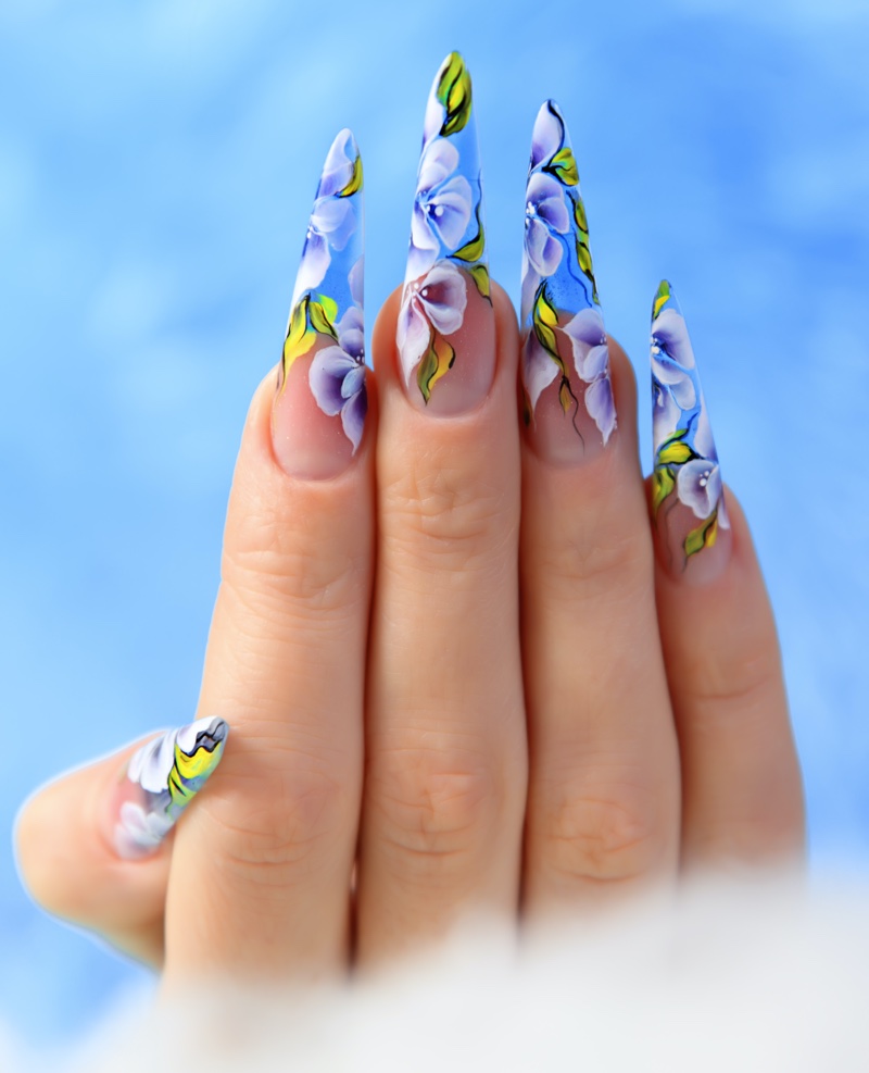 White Flowers Summer Nails