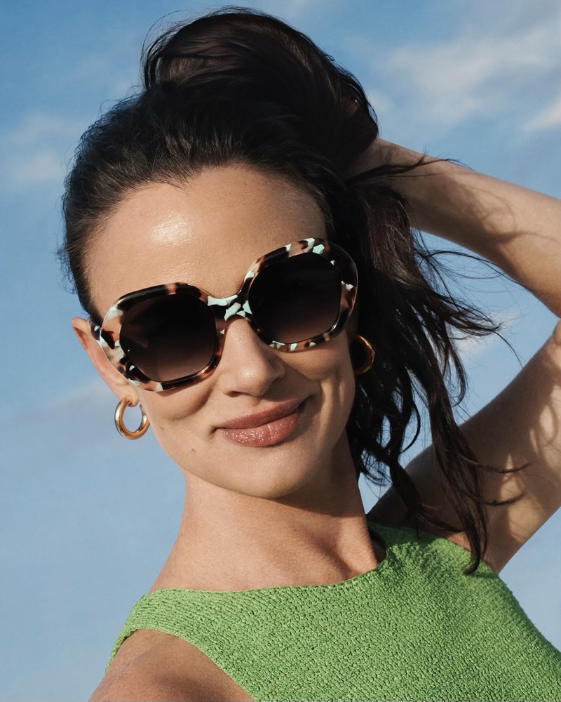 Ready for her closeup, Juliette Lewis wears Warby Parker Estrada Sunglasses in Prickley Pear Tortoise $95.