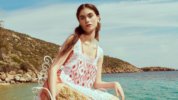 Roger Vivier’s High Summer Styles Embrace Beachside Glam