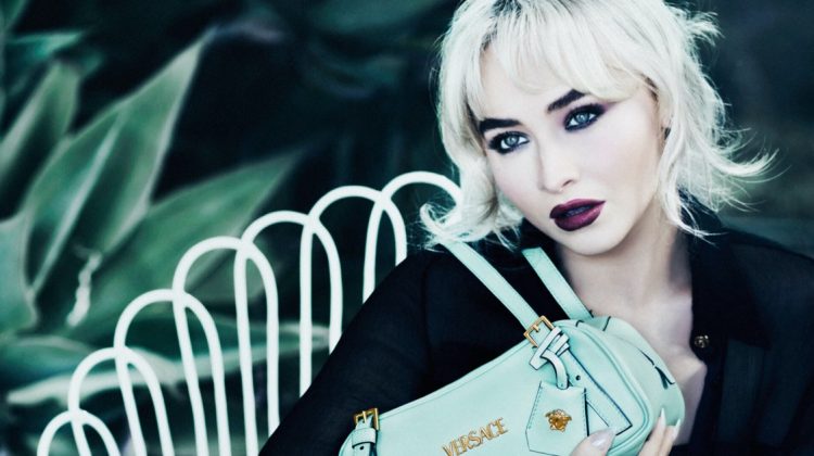 Sabrina Carpenter Wows in Versace La Vacanza Ad