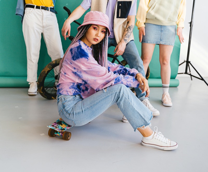 modern sneaker outfit