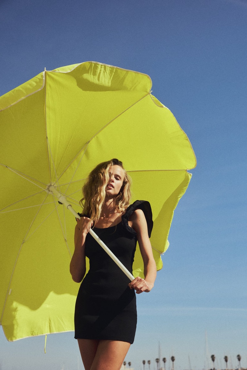 H&M unveils 2025 summer vacation styles.