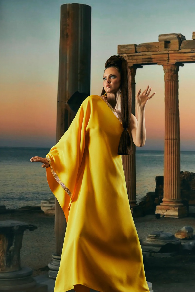 Lindsey Wixson poses for Taller Marmo's pre-fall 2025 campaign.