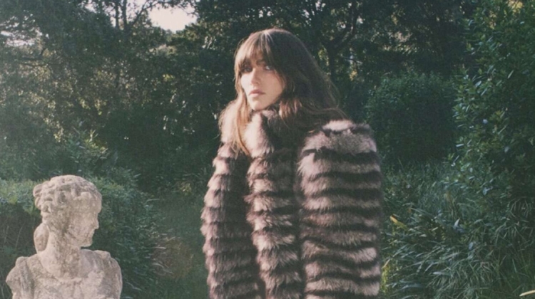 Chloé Heads to the South of France for Winter 2025 Ad