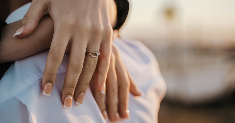 Modern engagement ring 2