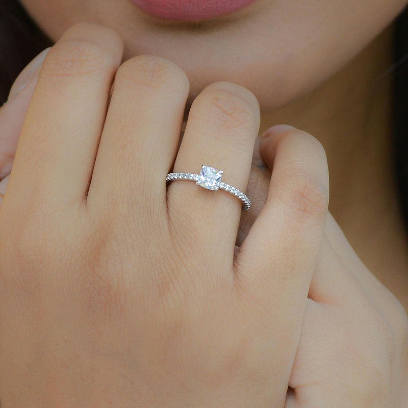 closeup engagement ring