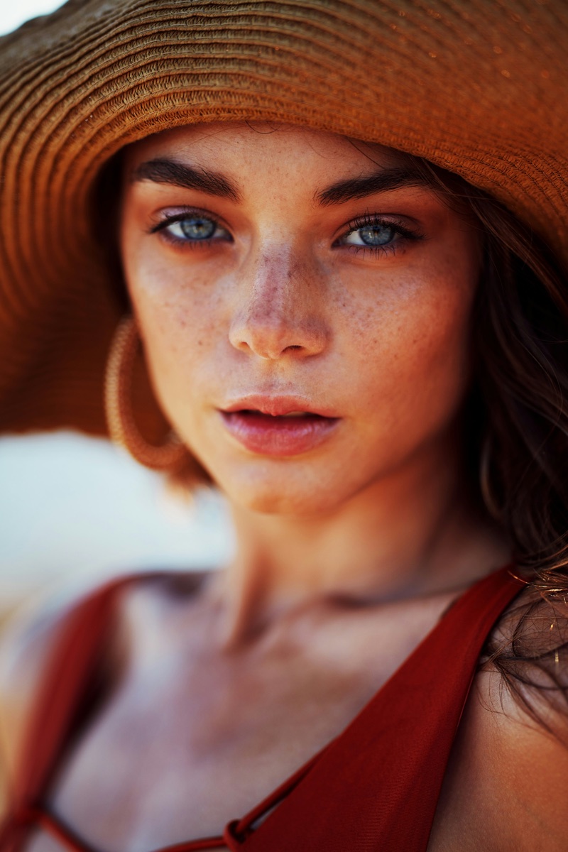 Beach freckle look